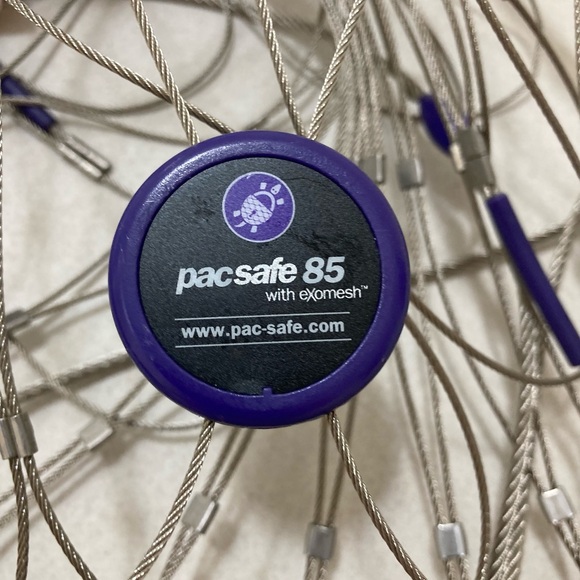 Backpack and Bag Protector Anti-theft mesh bag - Picture 2 of 3